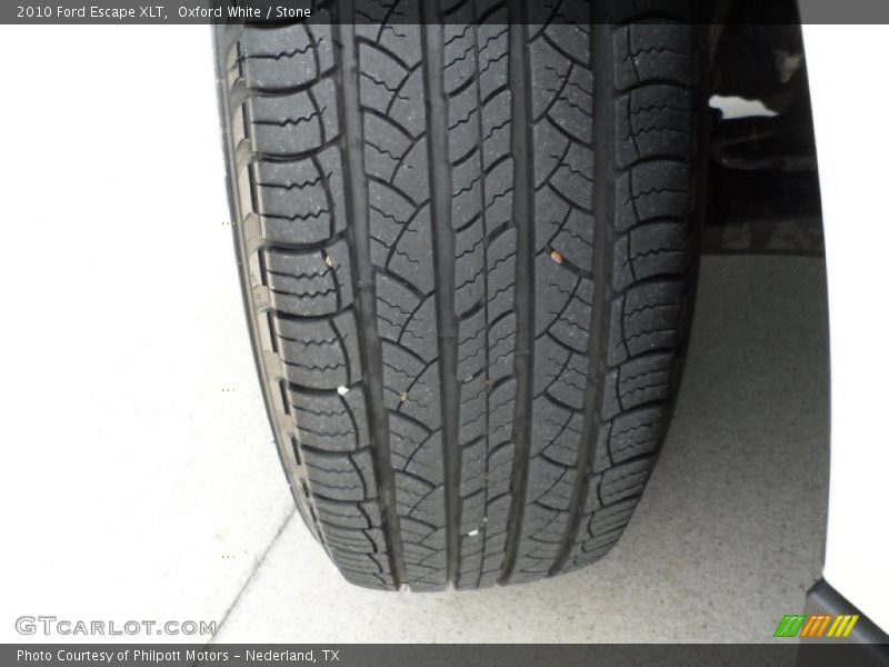Oxford White / Stone 2010 Ford Escape XLT