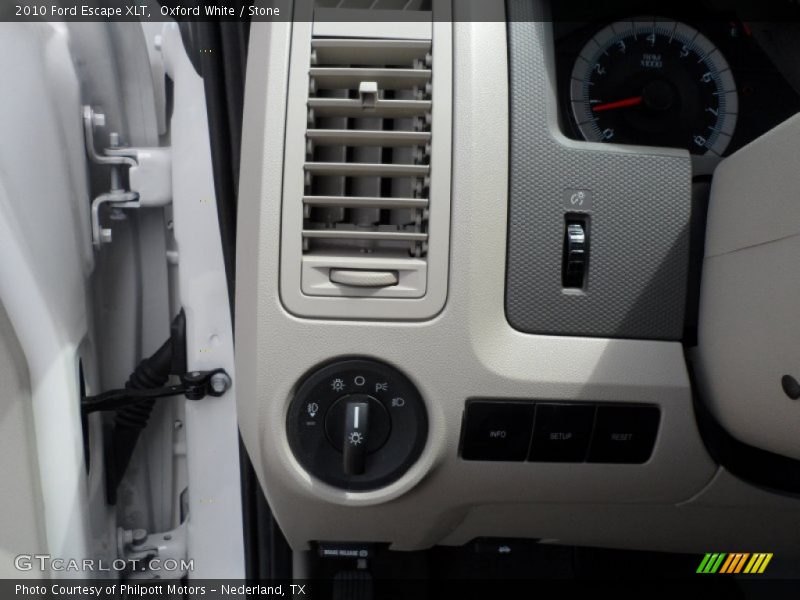Oxford White / Stone 2010 Ford Escape XLT