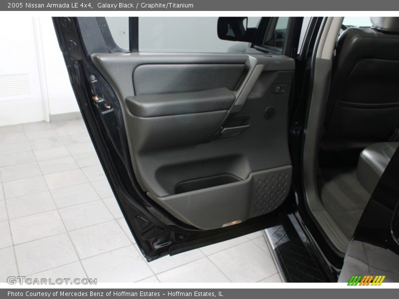 Galaxy Black / Graphite/Titanium 2005 Nissan Armada LE 4x4