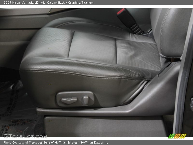 Galaxy Black / Graphite/Titanium 2005 Nissan Armada LE 4x4