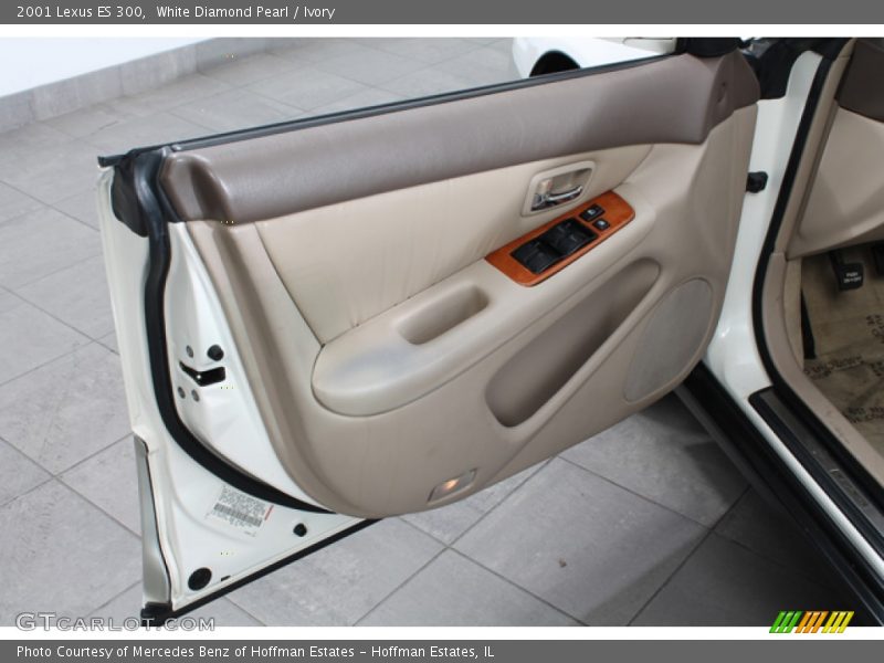 White Diamond Pearl / Ivory 2001 Lexus ES 300