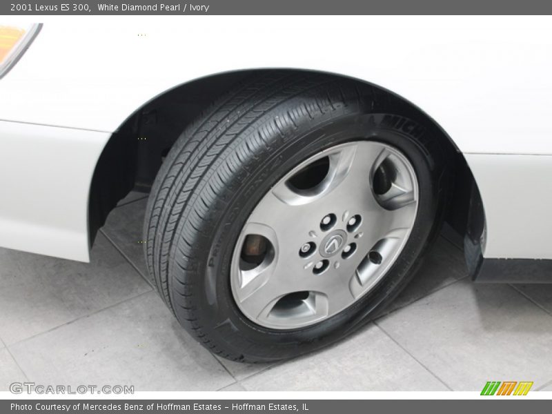 White Diamond Pearl / Ivory 2001 Lexus ES 300