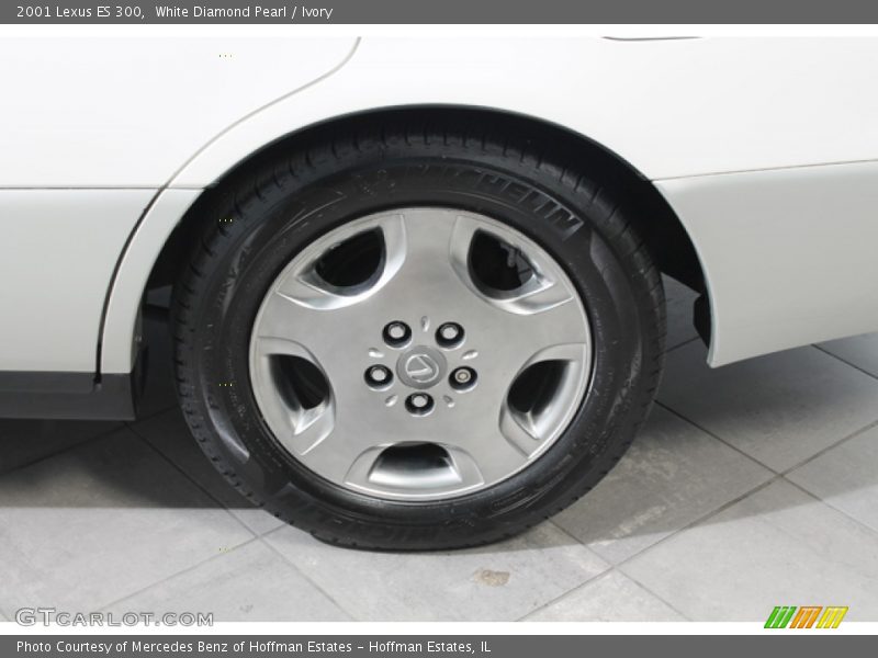 White Diamond Pearl / Ivory 2001 Lexus ES 300