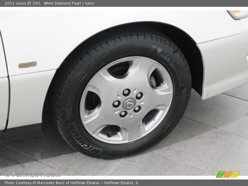 White Diamond Pearl / Ivory 2001 Lexus ES 300