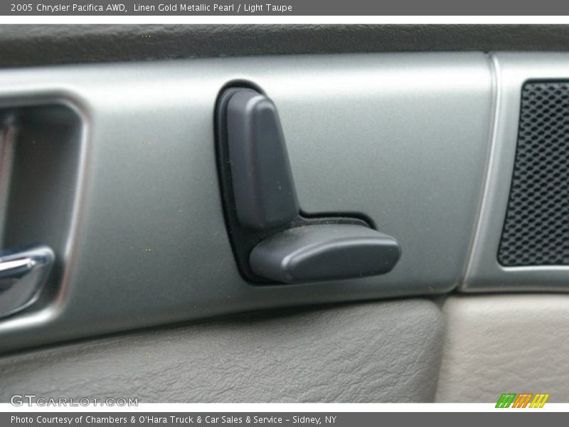 Linen Gold Metallic Pearl / Light Taupe 2005 Chrysler Pacifica AWD