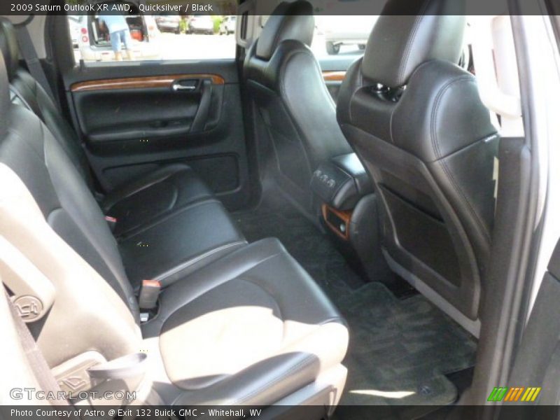 Quicksilver / Black 2009 Saturn Outlook XR AWD