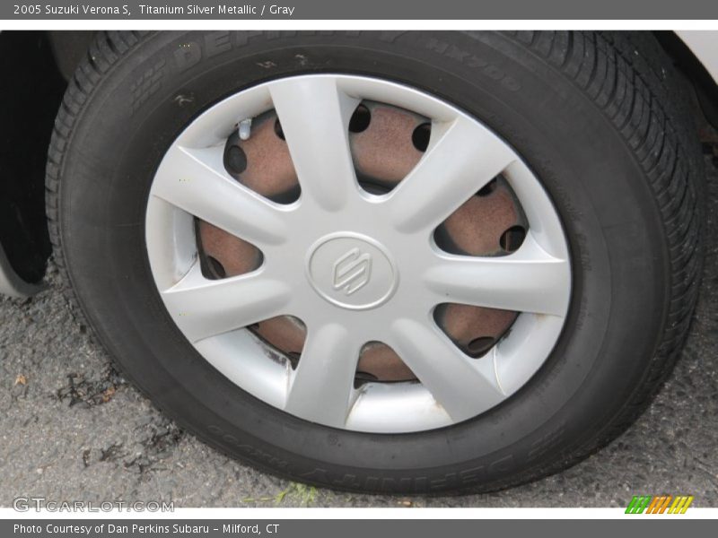 Titanium Silver Metallic / Gray 2005 Suzuki Verona S