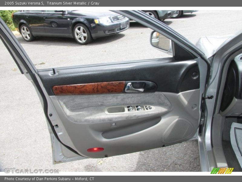 Titanium Silver Metallic / Gray 2005 Suzuki Verona S
