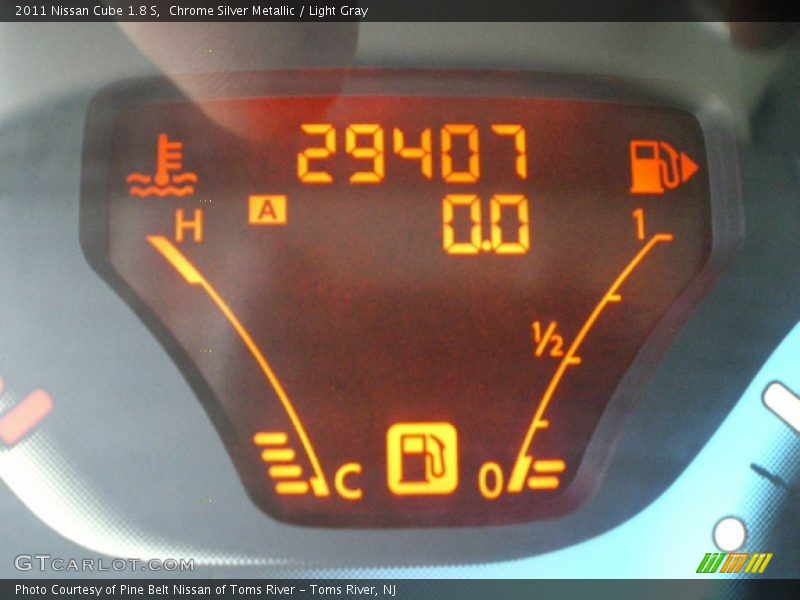 Chrome Silver Metallic / Light Gray 2011 Nissan Cube 1.8 S