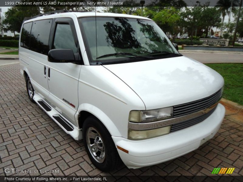 Front 3/4 View of 1999 Astro LS AWD Passenger Van