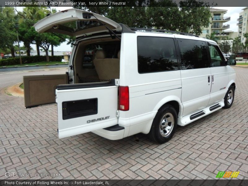 Ivory White / Neutral 1999 Chevrolet Astro LS AWD Passenger Van