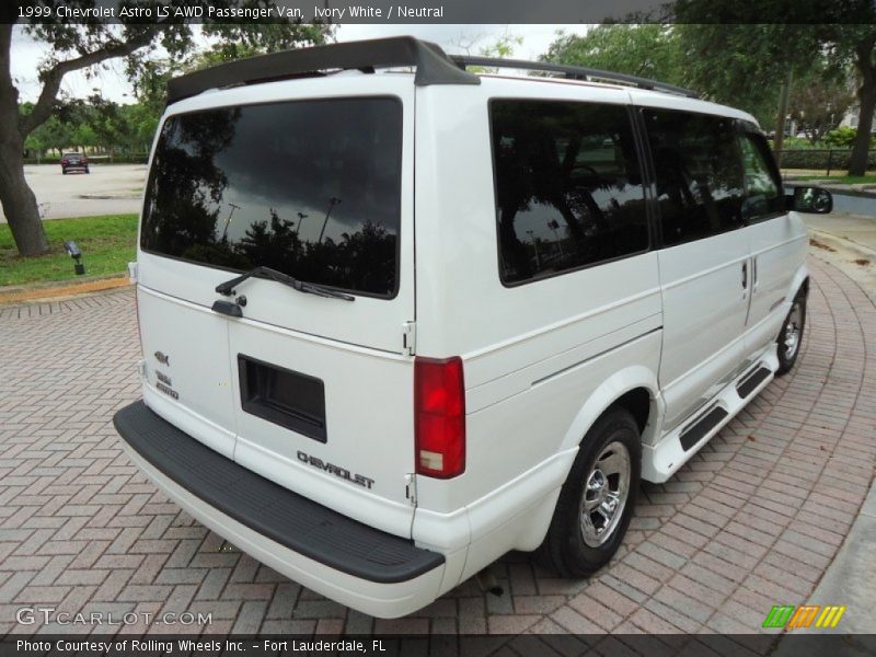 Ivory White / Neutral 1999 Chevrolet Astro LS AWD Passenger Van