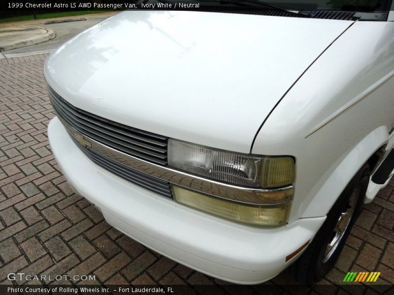Ivory White / Neutral 1999 Chevrolet Astro LS AWD Passenger Van