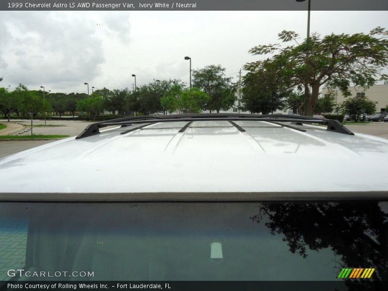 Ivory White / Neutral 1999 Chevrolet Astro LS AWD Passenger Van