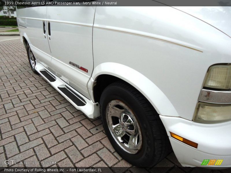 Ivory White / Neutral 1999 Chevrolet Astro LS AWD Passenger Van