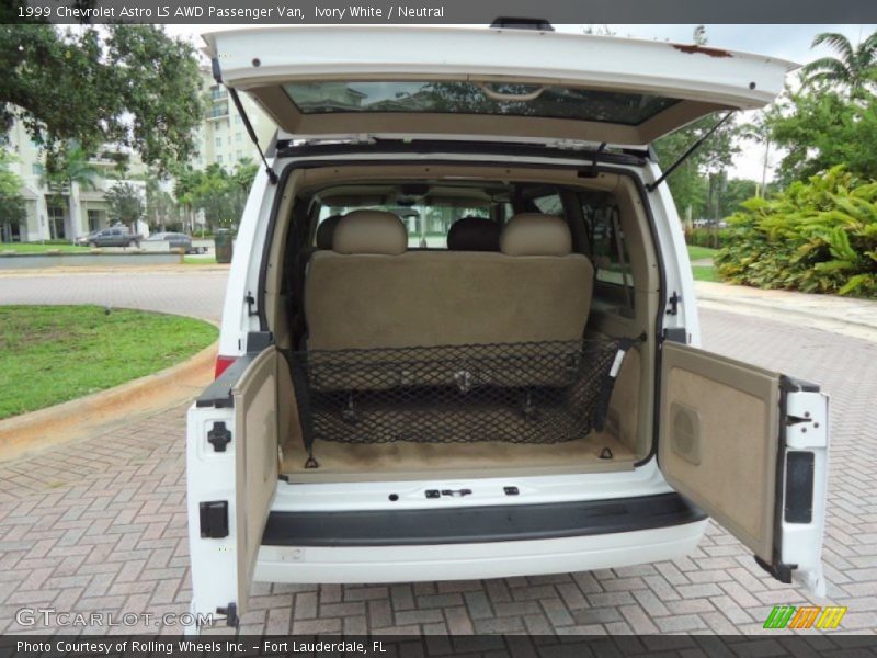  1999 Astro LS AWD Passenger Van Trunk