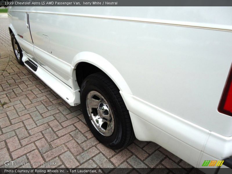 Ivory White / Neutral 1999 Chevrolet Astro LS AWD Passenger Van