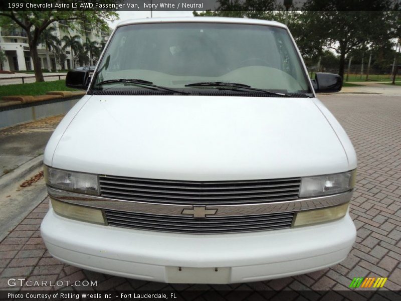 Ivory White / Neutral 1999 Chevrolet Astro LS AWD Passenger Van