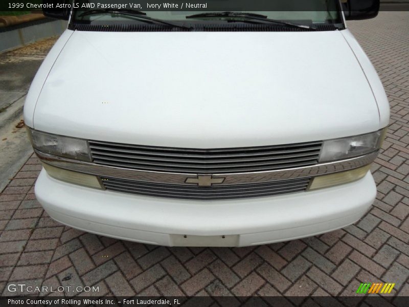 Ivory White / Neutral 1999 Chevrolet Astro LS AWD Passenger Van