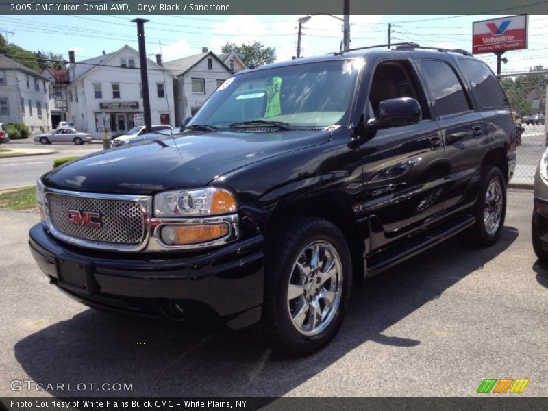 Onyx Black / Sandstone 2005 GMC Yukon Denali AWD