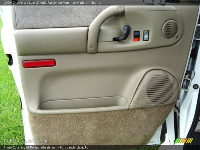 Door Panel of 1999 Astro LS AWD Passenger Van