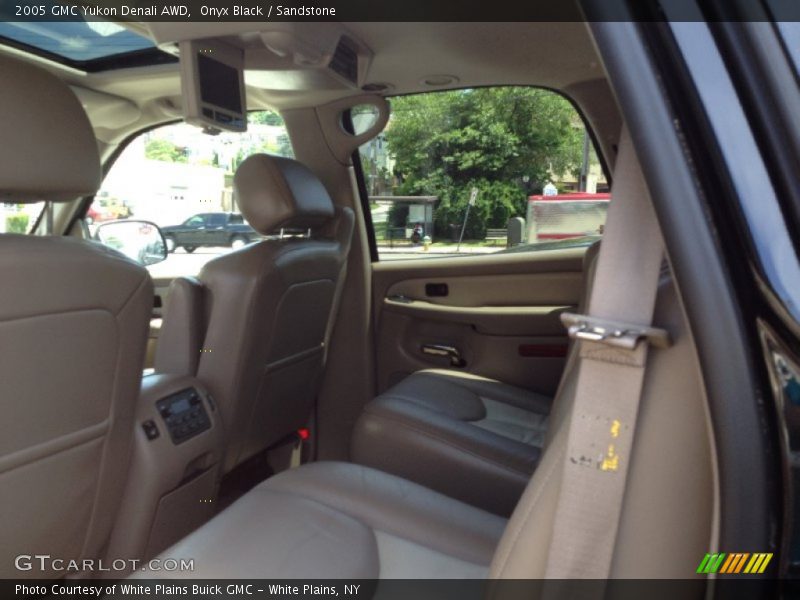 Onyx Black / Sandstone 2005 GMC Yukon Denali AWD