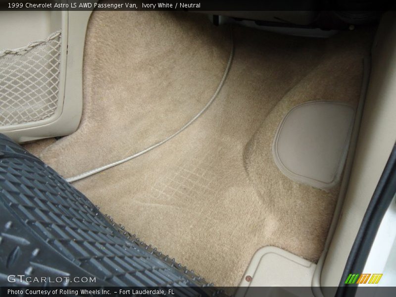 Ivory White / Neutral 1999 Chevrolet Astro LS AWD Passenger Van