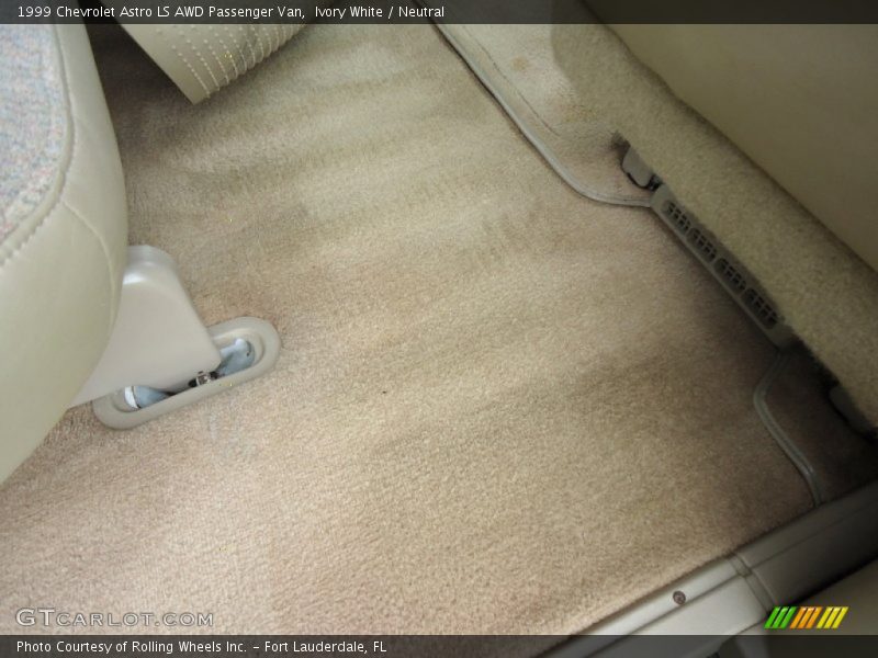 Ivory White / Neutral 1999 Chevrolet Astro LS AWD Passenger Van