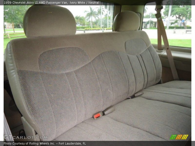 Rear Seat of 1999 Astro LS AWD Passenger Van