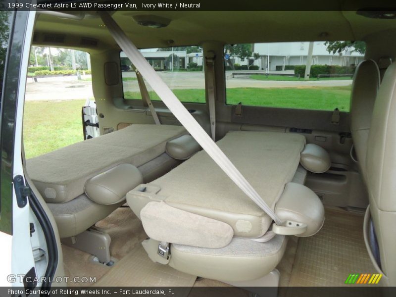  1999 Astro LS AWD Passenger Van Neutral Interior