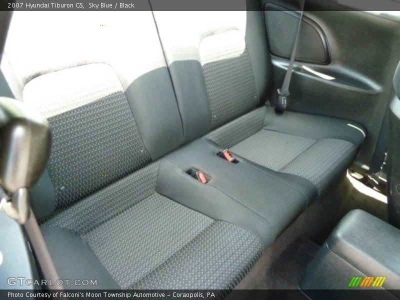Rear Seat of 2007 Tiburon GS