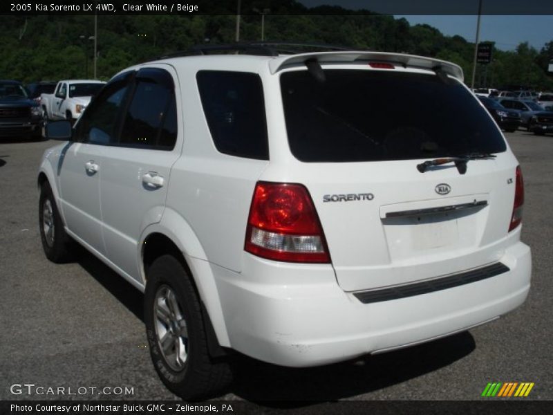 Clear White / Beige 2005 Kia Sorento LX 4WD