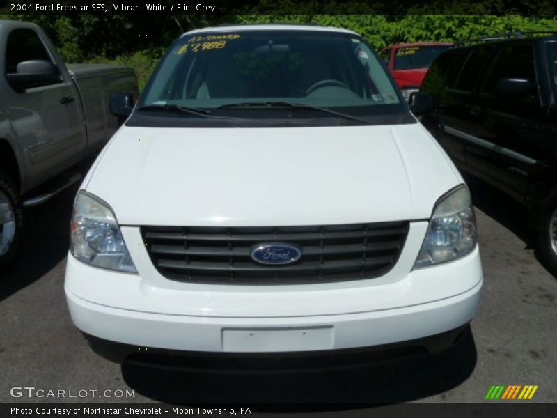 Vibrant White / Flint Grey 2004 Ford Freestar SES