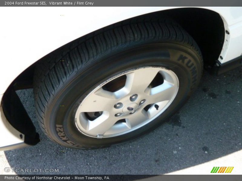 Vibrant White / Flint Grey 2004 Ford Freestar SES
