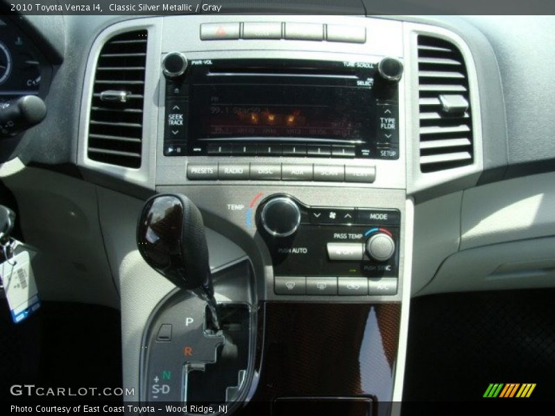 Classic Silver Metallic / Gray 2010 Toyota Venza I4