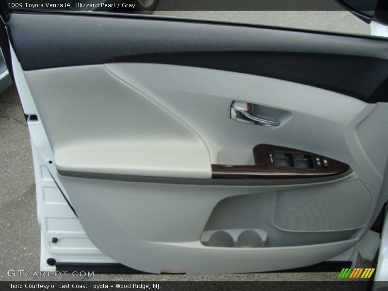 Blizzard Pearl / Gray 2009 Toyota Venza I4