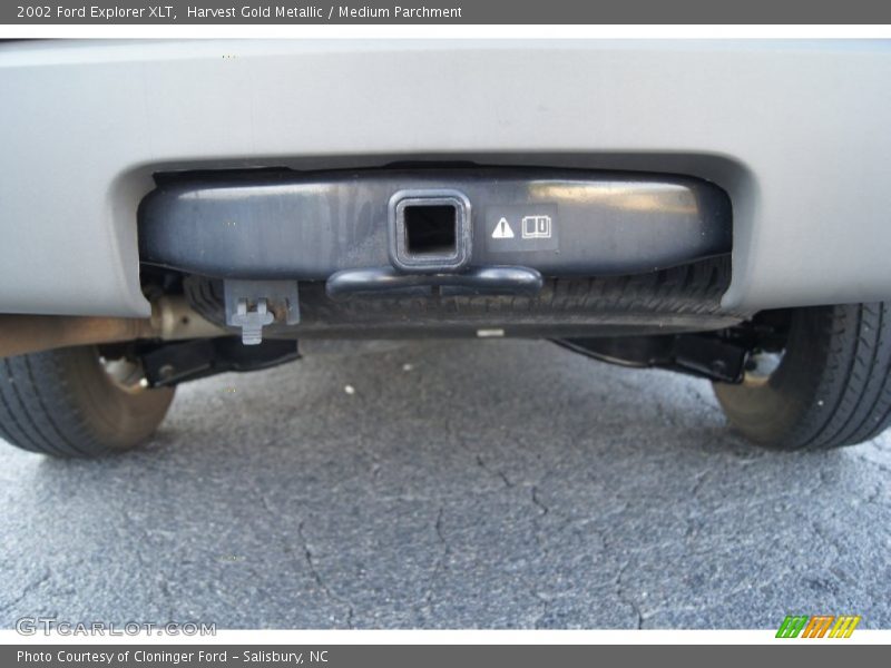 Harvest Gold Metallic / Medium Parchment 2002 Ford Explorer XLT