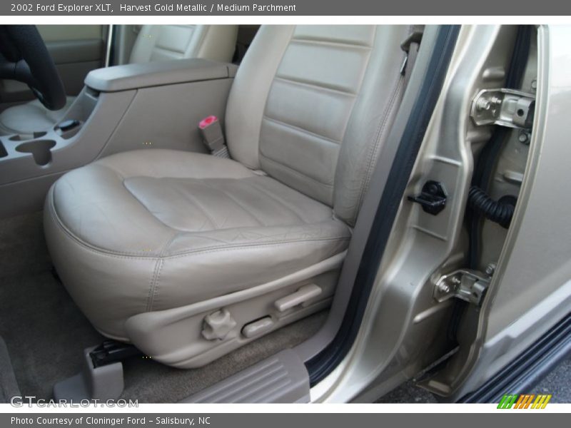 Harvest Gold Metallic / Medium Parchment 2002 Ford Explorer XLT