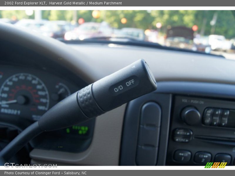 Harvest Gold Metallic / Medium Parchment 2002 Ford Explorer XLT