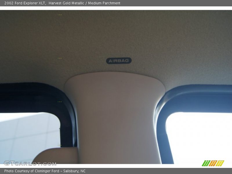 Harvest Gold Metallic / Medium Parchment 2002 Ford Explorer XLT