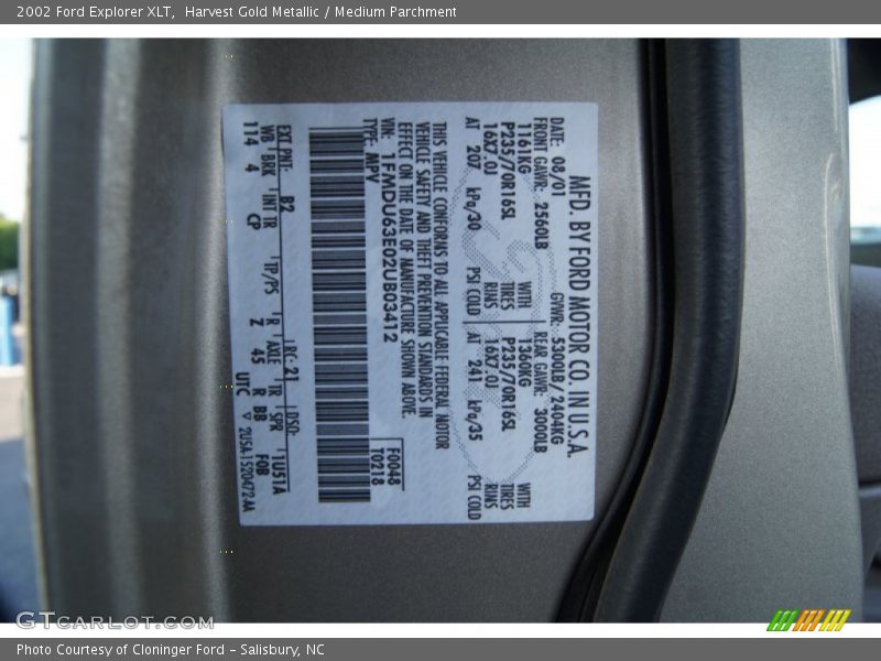 Harvest Gold Metallic / Medium Parchment 2002 Ford Explorer XLT