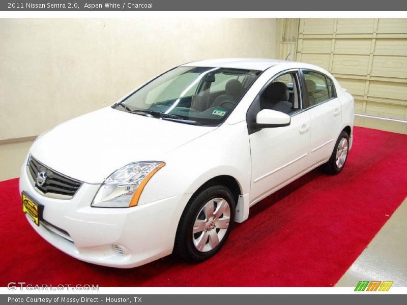 Aspen White / Charcoal 2011 Nissan Sentra 2.0