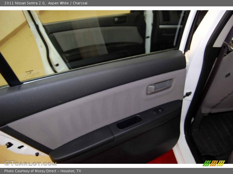 Aspen White / Charcoal 2011 Nissan Sentra 2.0