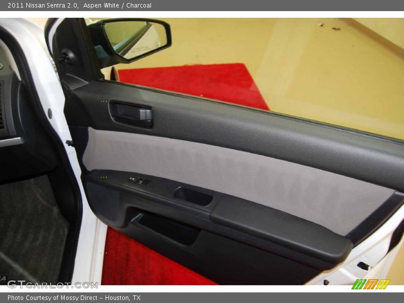 Aspen White / Charcoal 2011 Nissan Sentra 2.0