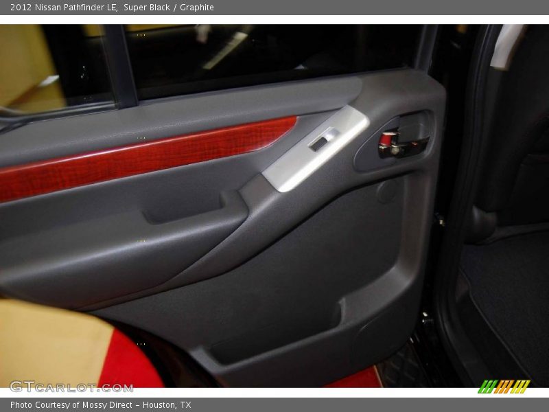 Super Black / Graphite 2012 Nissan Pathfinder LE