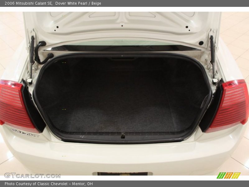 Dover White Pearl / Beige 2006 Mitsubishi Galant SE