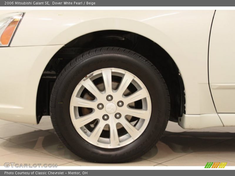 Dover White Pearl / Beige 2006 Mitsubishi Galant SE