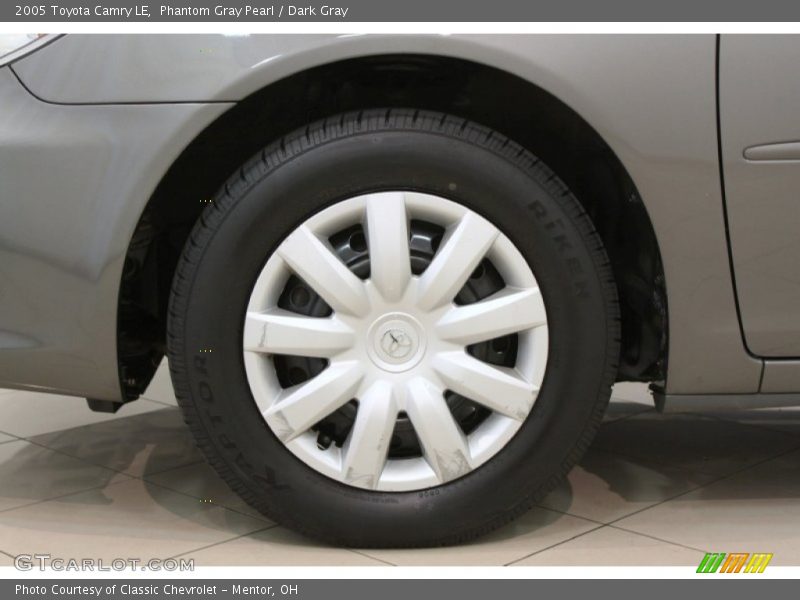 Phantom Gray Pearl / Dark Gray 2005 Toyota Camry LE