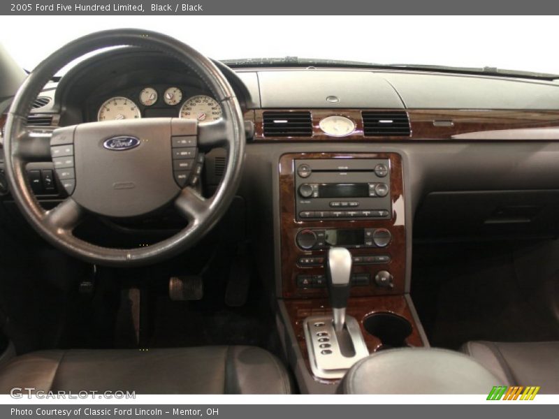 Dashboard of 2005 Five Hundred Limited