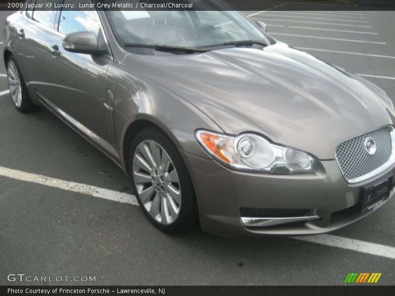 Lunar Grey Metallic / Charcoal/Charcoal 2009 Jaguar XF Luxury